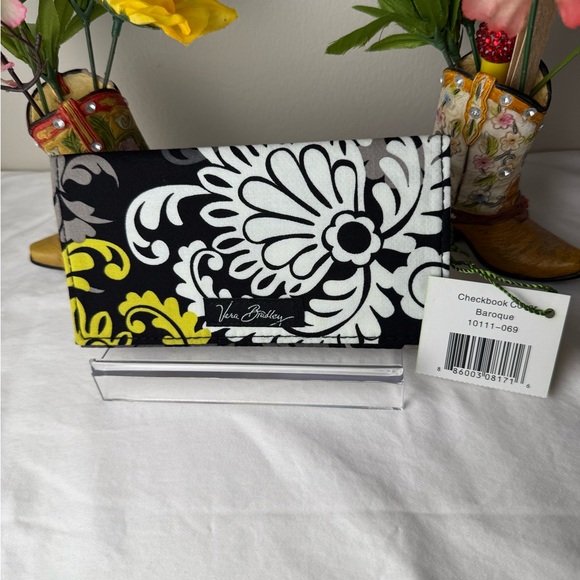 NWT Vera Bradley Baroque Checkbook Cover Retired Pattern New - Picture 1 of 7